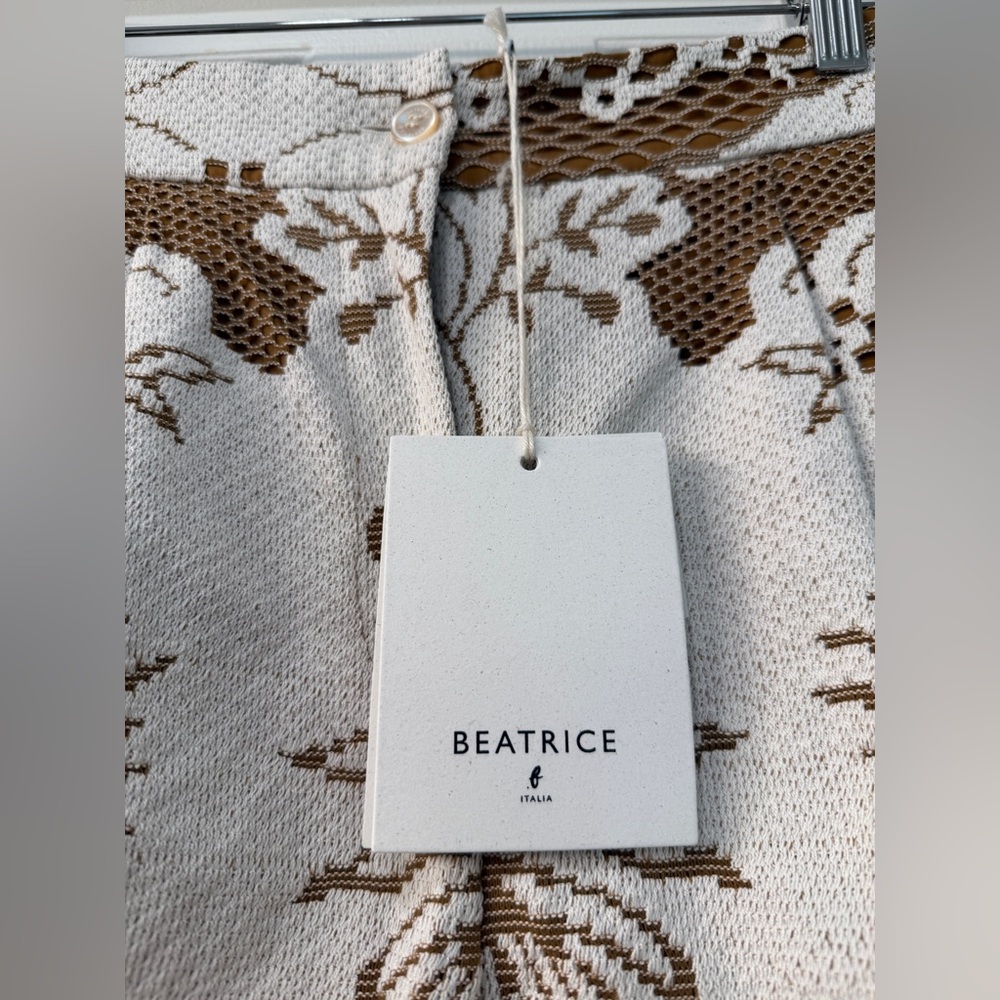 NWT Beatrice .b lace bermuda fully lined - Picture 3 of 12